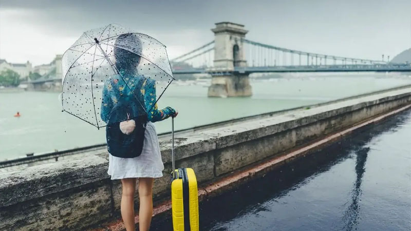 Traveling di Musim Hujan? Ini 7 Tips Anti Gagal